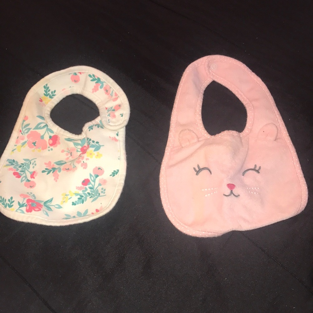 🎀 Carter's bibs 🎀 - Picture 2 of 6